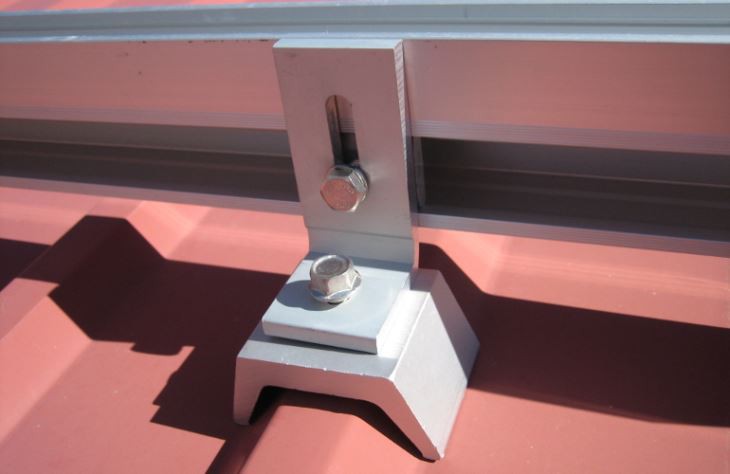 מהדק שטוח אלומיניום של מערכת גג סולארית