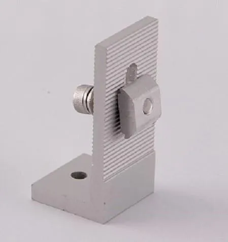 L רגליים בלוח השמש הרכבה